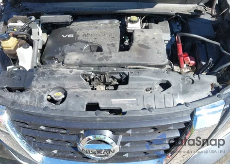 2017 Nissan Pathfinder Sv z USA, uszkodzony, nr VIN 5N1DR2MM6HC906918